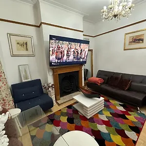  Apartment 4 Double Bed Family 15 Mins From Central Ldn
